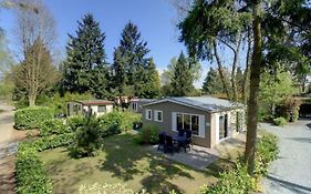 Mooi chalet op prachtige plek in het groen